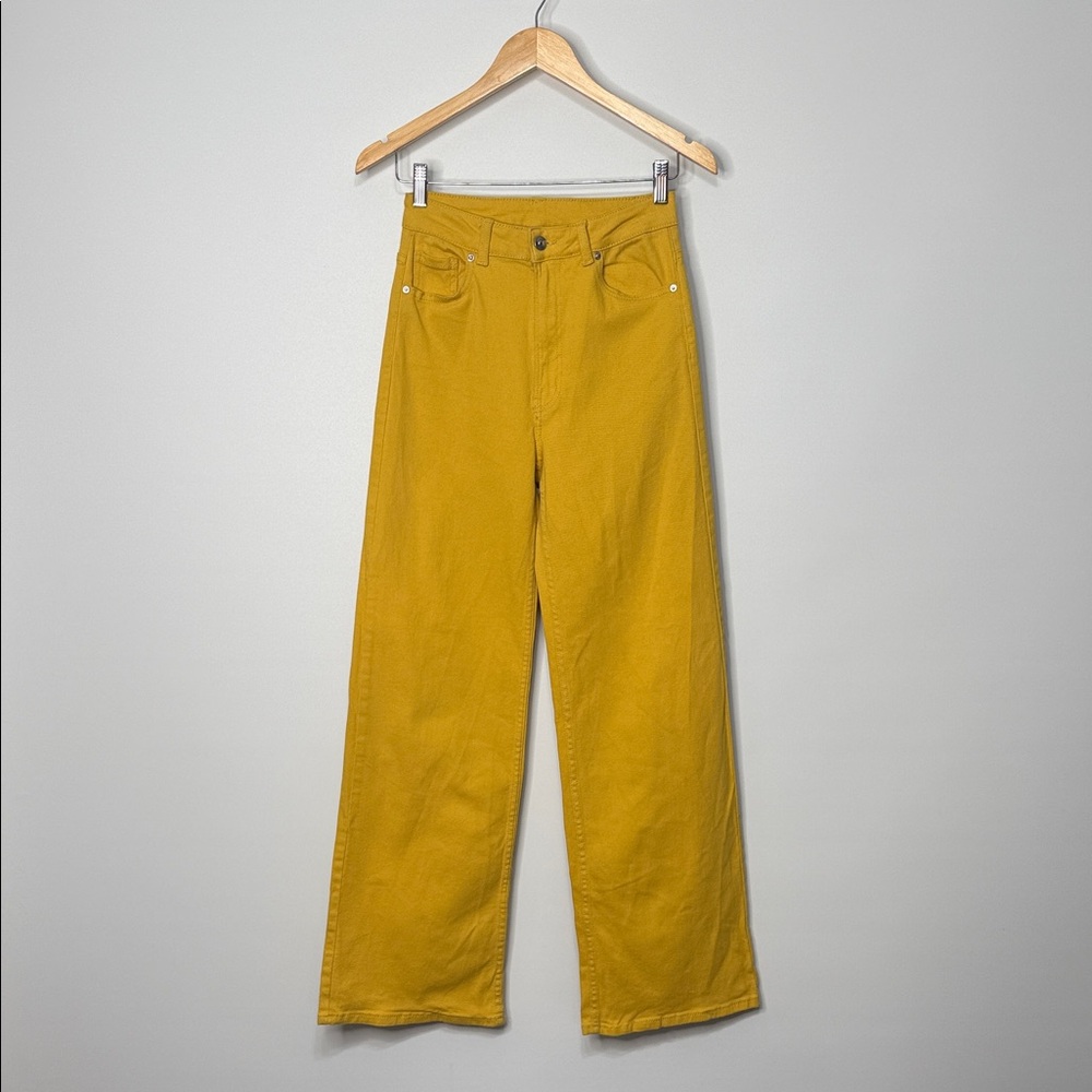 H&M Divided Yellow High-Waisted Wide Leg Jeans Size 4